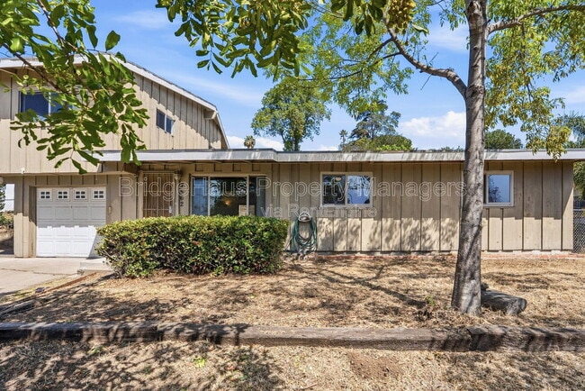 Building Photo - 7562 Zemco Dr