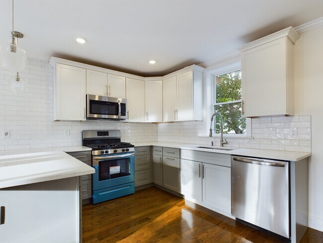 Building Photo - 1 Morton Pl