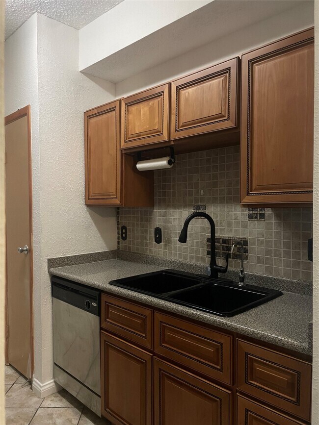 Foto del edificio - 10051 Westpark Dr