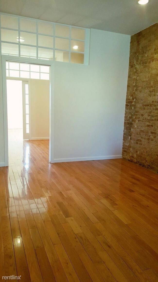 Building Photo - 225 8th St