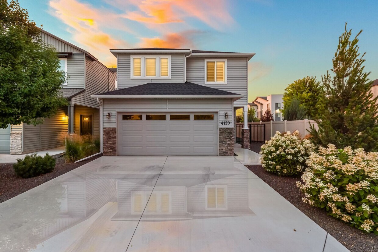 Foto principal - Beautiful 4bd/2.5ba Blackrock Home in Mova...