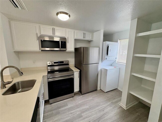 Foto del edificio - 408 57th Ave Dr E