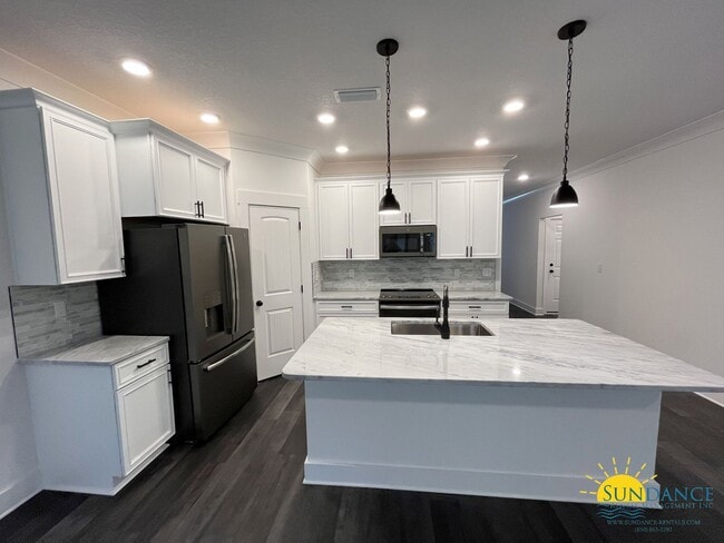 Building Photo - Stunning 4 bedroom Home in Niceville!