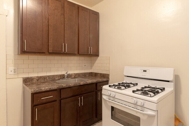 Foto del edificio - 4869 N Washtenaw Ave