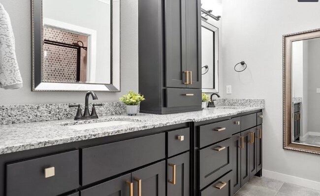 Foto del edificio - 121 S Cedar Ave