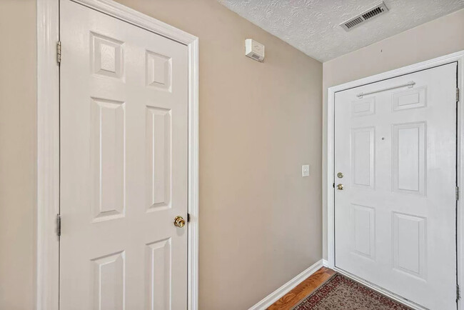 Building Photo - 7 Partridge Dr