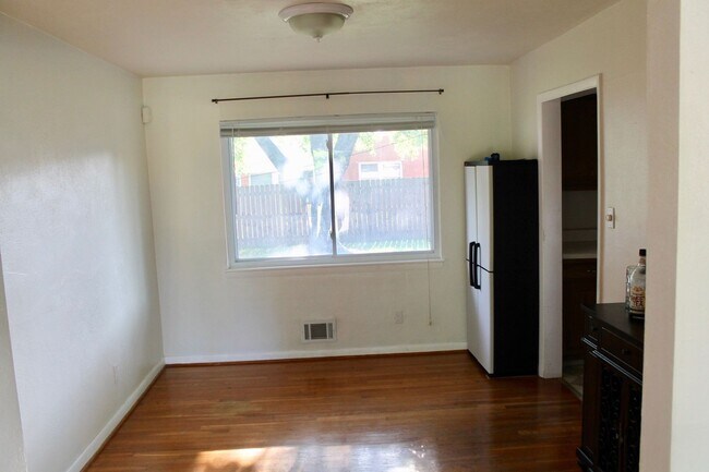 Foto del edificio - 4705 Nuttfield Ln