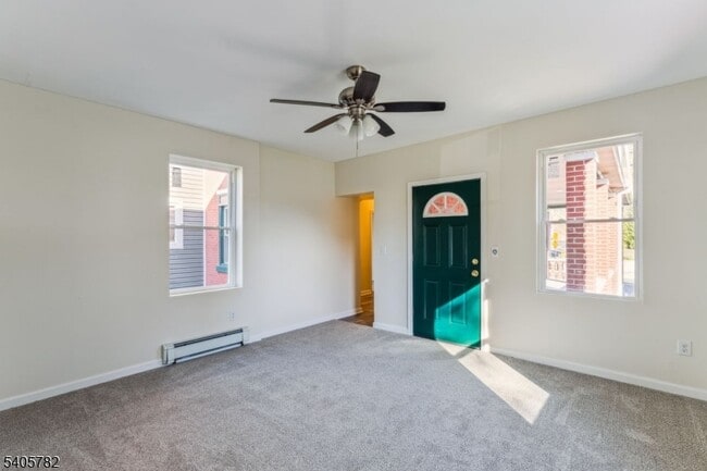 Foto del edificio - 786 S Main St