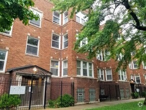 Building Photo - 2220 N St Louis Ave