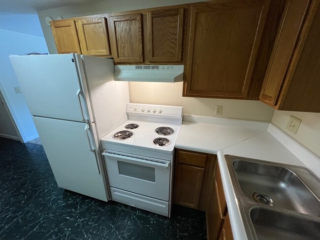 Building Photo - 115 Main St