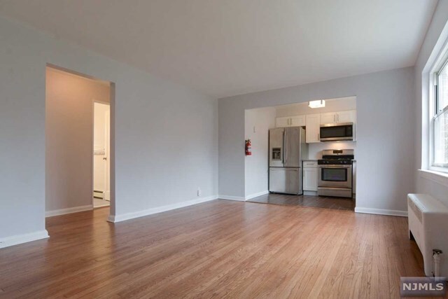 Building Photo - 480 Crestwood Ave