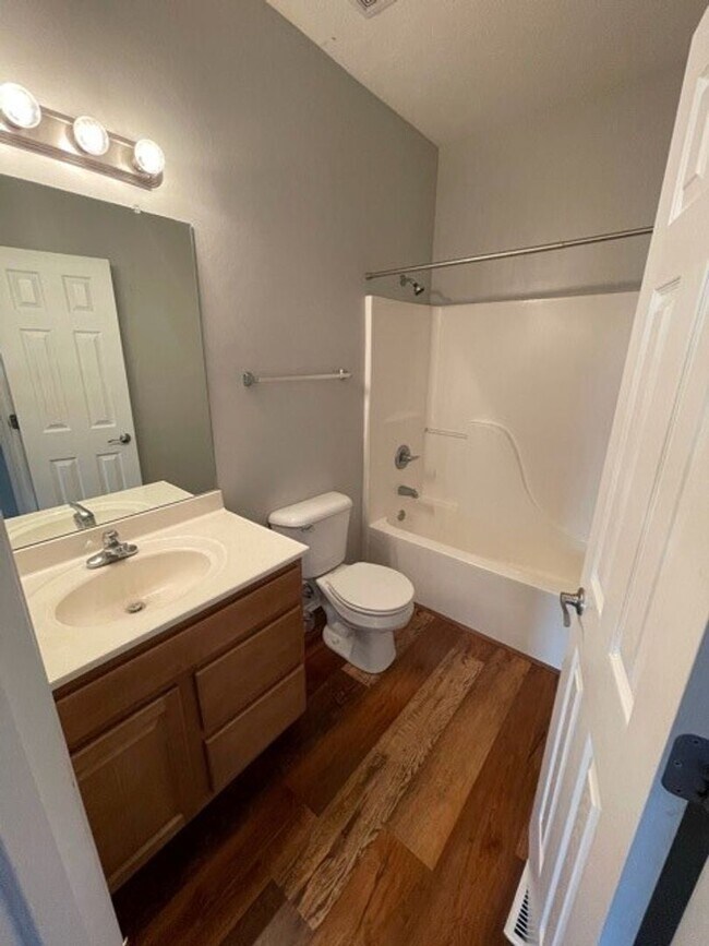 Foto del edificio - Beautifully Updated Papillion Townhome Nea...
