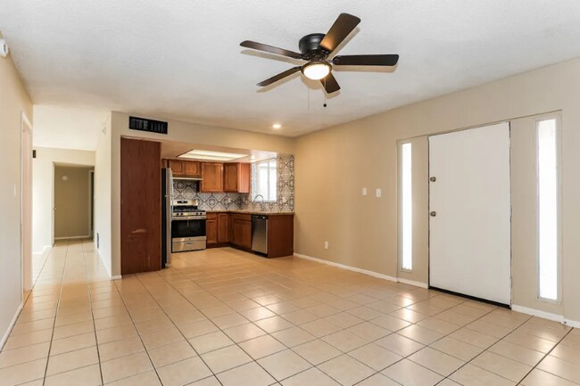 Foto del edificio - 3011 N 86th Ave