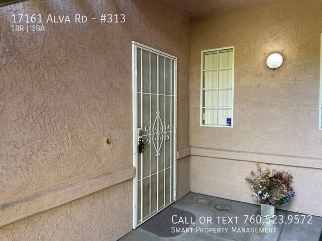 Building Photo - Single level Condo 1BR/1BA, A/C. 1 Covered...