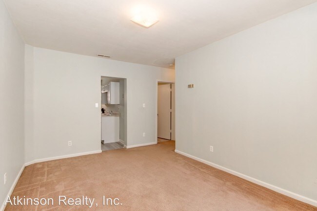 Building Photo - 1443 W 40th St