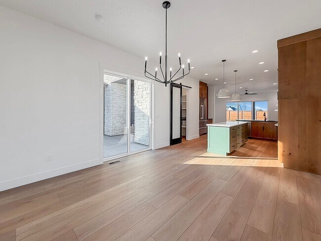 Foto del edificio - Luxury New Construction in Centerra: 4-Bed High-End Home, Dog Friendly, Fenced Yard, Near Downtow...