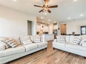 Building Photo - 114 Chinaberry Bnd