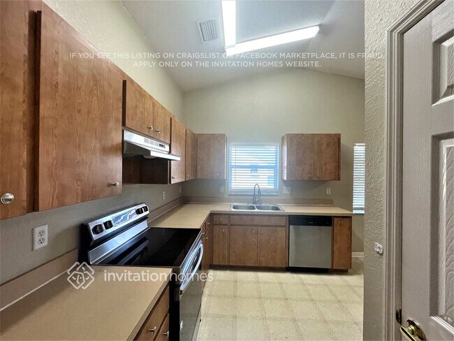 Foto del edificio - 8749 Pebblebrooke Way