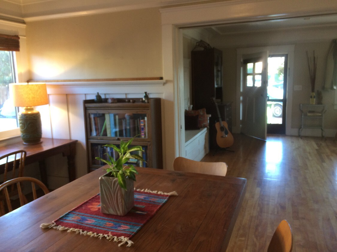 Foto principal - 3217 Huron St