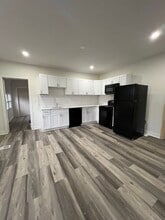 Building Photo - 601 E Mulberry St