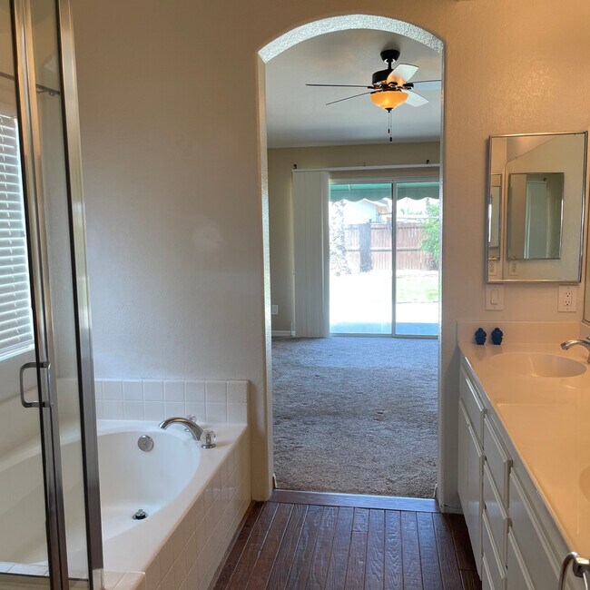 Building Photo - 36155 Bergen St