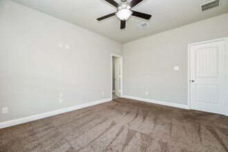 Building Photo - 15330 Ashbrook Dove Ln