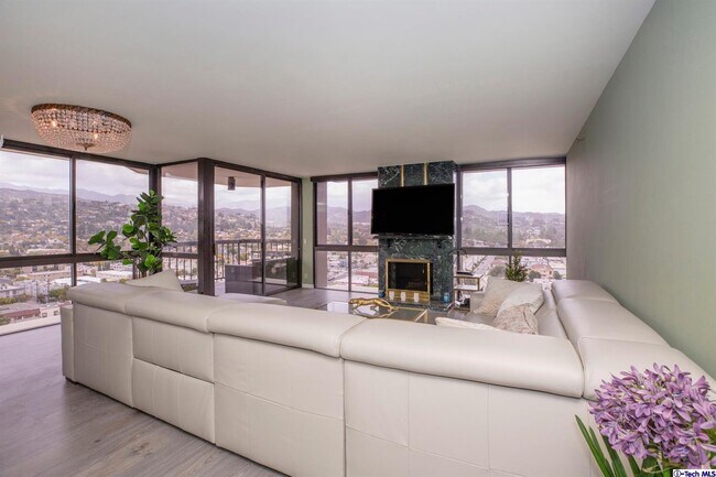 Foto del edificio - 222 Monterey Rd