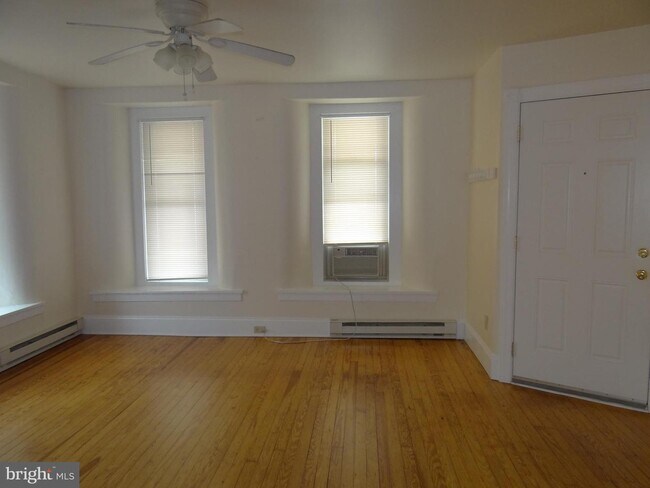 Building Photo - 4482 Horseshoe Pike
