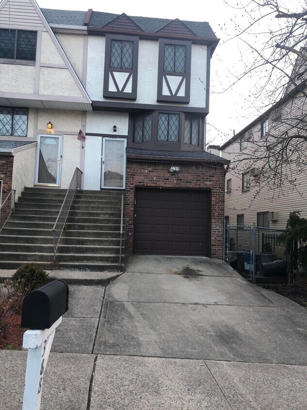 388 Travis Ave, Staten Island, NY 10314 House Rental in Staten Island