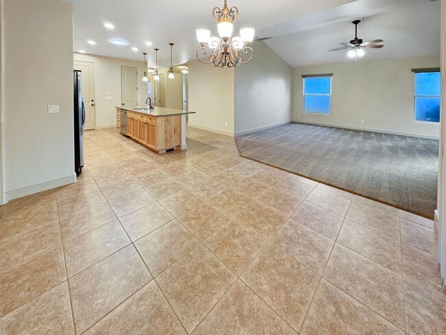 Foto del edificio - 3-Bedroom Meridian Home with 3-Car Garage, Covered Patio & RV Parking | Near Parks, Trails & Easy...