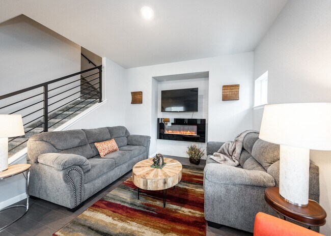 Photo - Urbanite Living near Downtown 3 Bed End Unit Townhouse