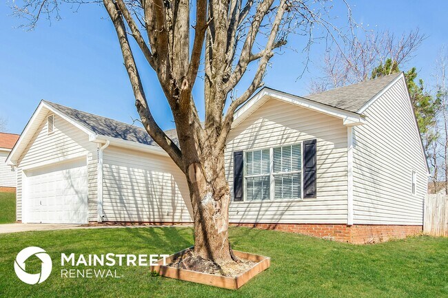 Foto del edificio - 2111 Pleasant Dale Dr