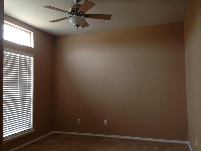 Building Photo - 1113 Hearthstone Dr
