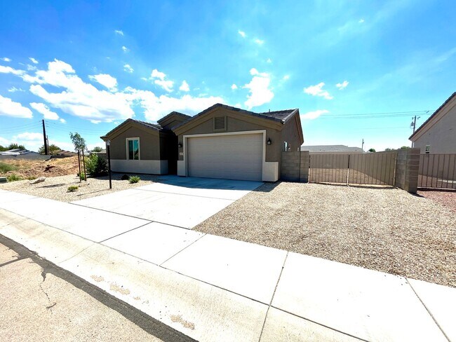 Foto del edificio - Beautiful 2024 Built 3 Bedroom Home in Legacy Ranch!