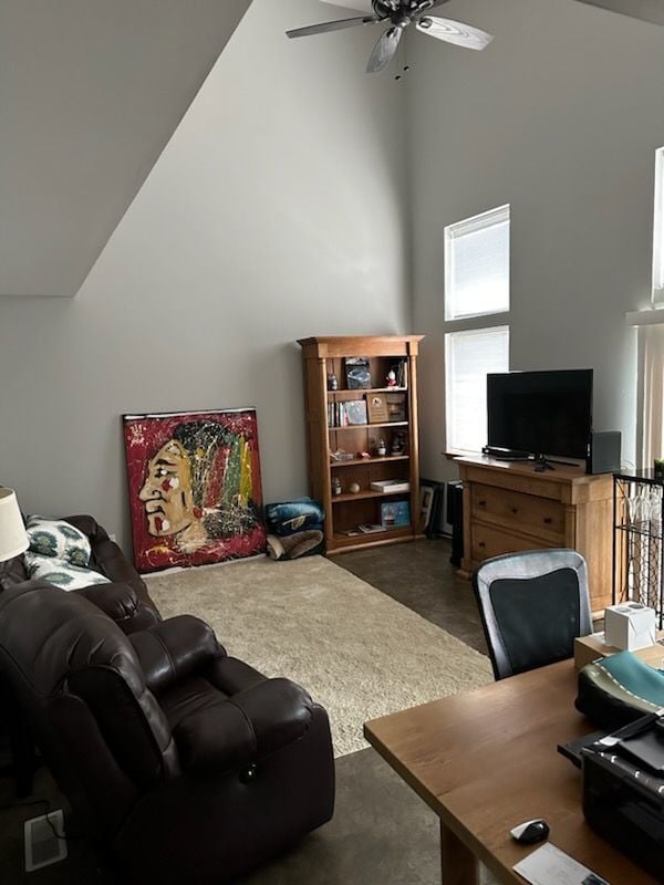 Building Photo - 749 E Whispering Oaks Dr