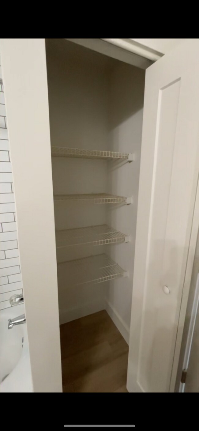 Foto del edificio - 500 Dandy Brush Ln W