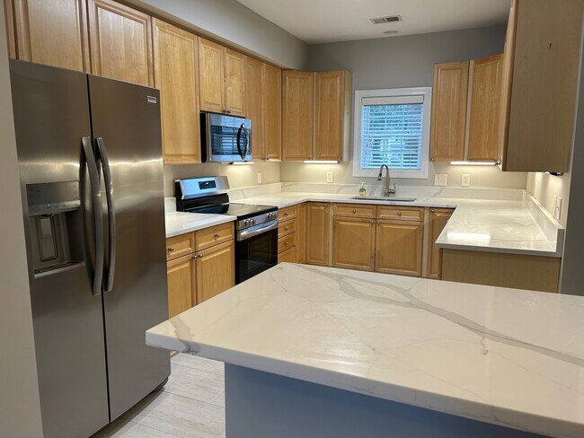 Building Photo - 4931 Lake Palmetto Ln