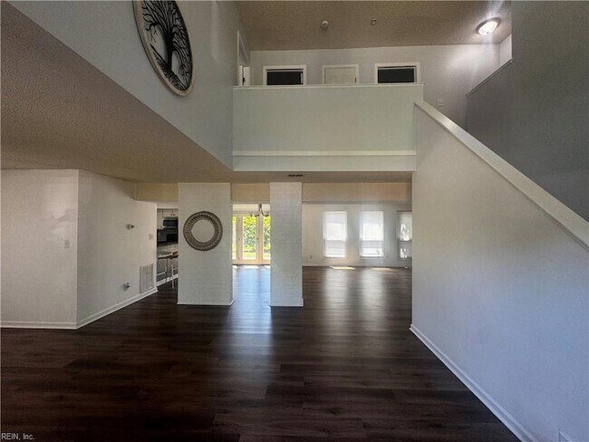 Foto del edificio - 4033 Foxwood Dr