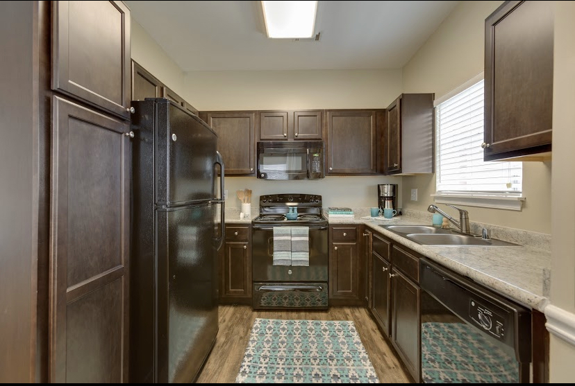 Building Photo - 9101 Crowne Springs Cir