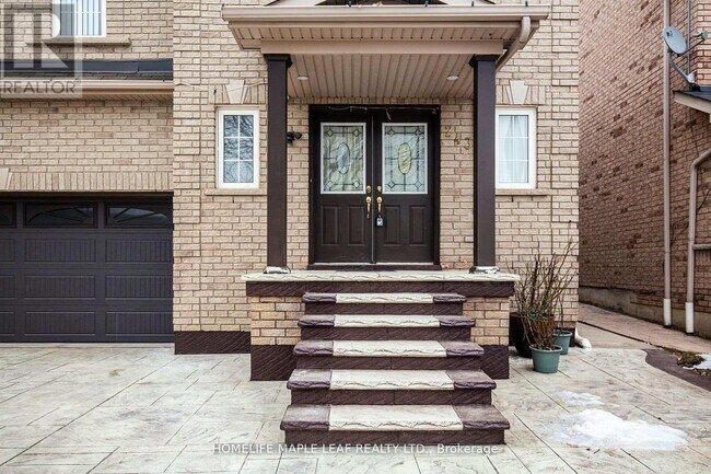 Building Photo - 243 Queen Mary Dr