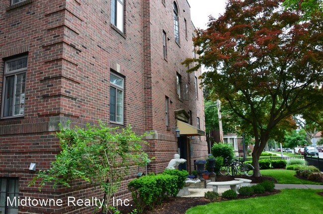 Building Photo - 733 W Wayne St