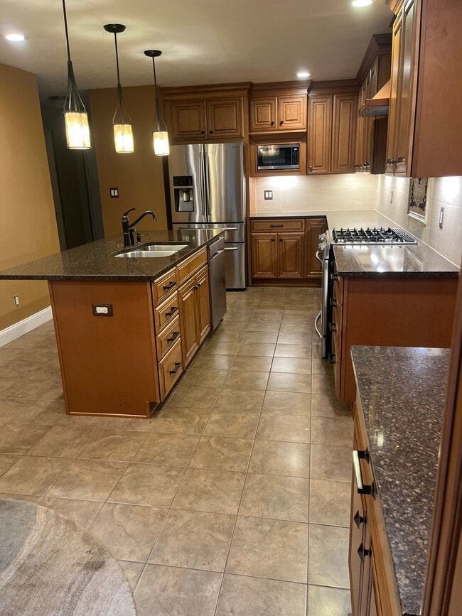 Kitchen - 5600 W Old Stone Rd