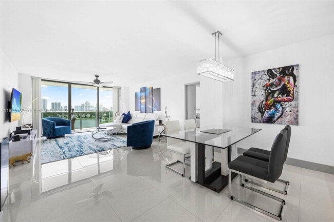 Building Photo - 3675 N Country Club Dr