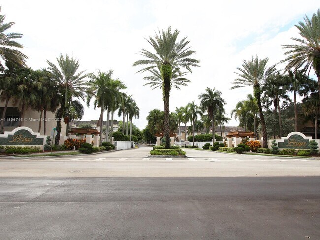 Foto del edificio - 5755 NW 115th Ct