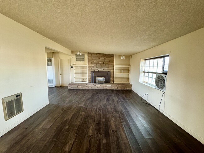 Foto del edificio - 8740 Catalpa Ave