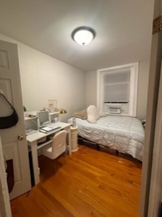 Foto del edificio - HOT NORTH END LISTING!!!!