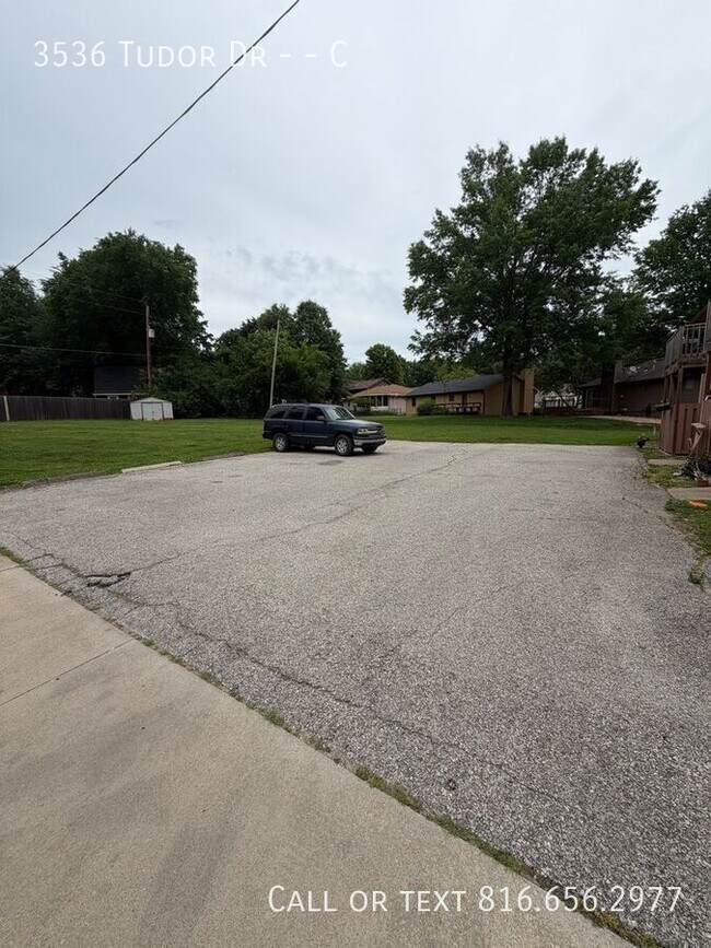 Building Photo - 3536 Tudor Dr
