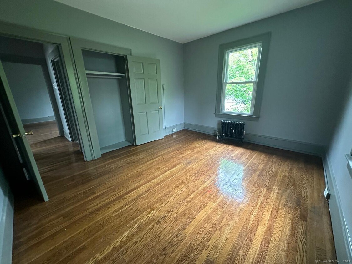 141 McKinley Ave Unit 2, Norwich, CT 06360 Room for Rent in Norwich