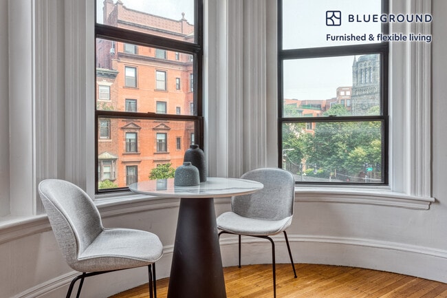 Foto del edificio - 499 Beacon St