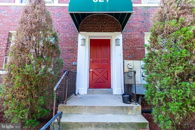 Building Photo - 321 Adams St NE